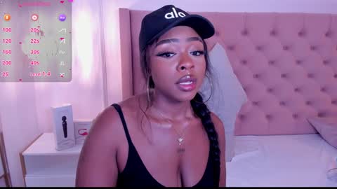 Snapshot of miia_schwarz chatting on January 2025 01:36:02 AM Miia Schwarz online show from January 2025 01:36:02 AM