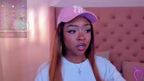 Snapshot of miia_schwarz chatting on September 2025 01:17:01 AM Miia Schwarz online show from September 2025 01:17:01 AM