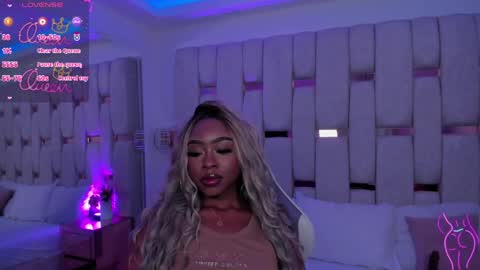 Miia Schwarz  online show from April 2026 11:27:01 PM