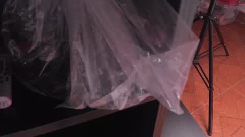 Mia online show from February 2025 10:21:02 AM