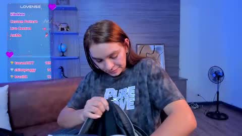 Miia 3 online show from February 2025 06:15:02 PM