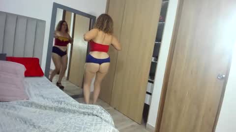 Snapshot of miia_weed chatting on April 2026 03:33:01 AM Mia Weed online show from April 2026 03:33:01 AM