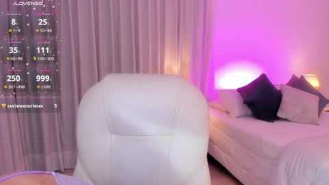 Snapshot of miiaa_evans chatting on December 2024 03:30:02 AM Mia online show from December 2024 03:30:02 AM