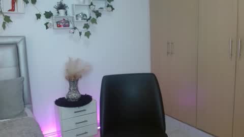 Snapshot of miiaa_k chatting on April 2026 09:40:01 AM miiaa_k online show from April 2026 09:40:01 AM
