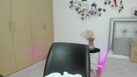 Snapshot of miiaa_k chatting on June 2026 11:25:01 AM miiaa_k online show from June 2026 11:25:01 AM