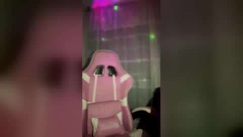 Snapshot of miiss_scarlett1 chatting on May 2026 11:31:01 PM Scarlett online show from May 2026 11:31:01 PM
