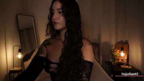 Snapshot of miissjulia chatting on May 2026 01:35:01 AM online show from May 2026 01:35:01 AM