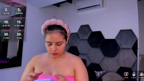 Snapshot of mikaelastonne chatting on May 2026 07:11:01 PM Mikaela blondie bigass online show from May 2026 07:11:01 PM