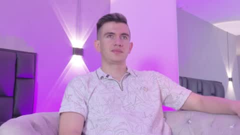 mikael online show from April 2026 04:56:01 AM