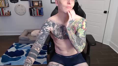 MikahisHung online show from December 2024 07:46:02 PM