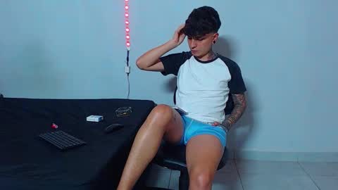 Mike IMDEPENDIENT MODEL online show from October 2025 02:22:02 AM