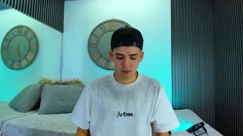 Mike 0233 online show from February 2025 04:06:01 AM