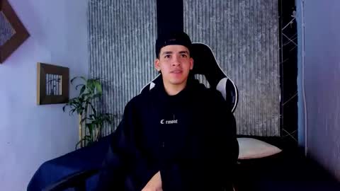 Mike 0233 online show from September 2025 04:45:02 AM