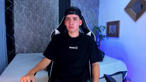 Mike 0233 online show from September 2025 04:47:01 AM