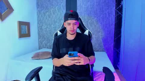 Mike 0233 online show from January 2026 05:45:02 AM