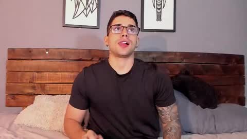 Snapshot of mike_montoya chatting on February 2026 12:22:02 AM Mike Montoya online show from February 2026 12:22:02 AM