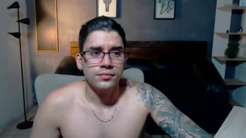 Snapshot of mike_montoya chatting on April 2026 03:12:01 AM Mike Montoya online show from April 2026 03:12:01 AM