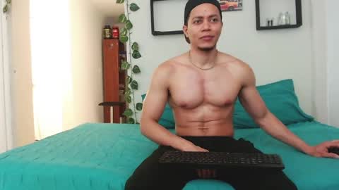 Enrique Rolly online show from September 2025 04:13:02 AM