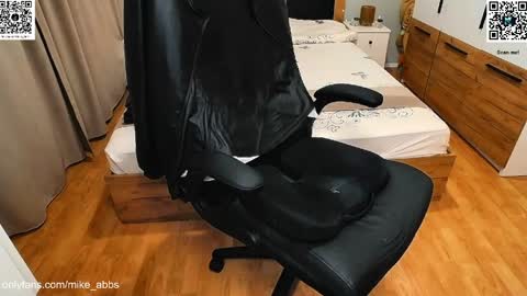 Mike    online show from April 2026 07:58:01 PM