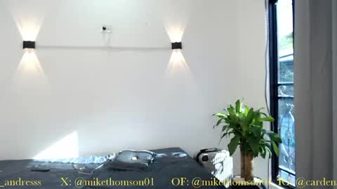 Snapshot of mikethomson01 chatting on April 2026 12:58:01 PM Mike online show from April 2026 12:58:01 PM