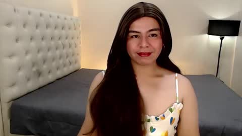 Snapshot of mikha_sensual chatting on January 2025 09:51:02 PM Theresa Luna online show from January 2025 09:51:02 PM