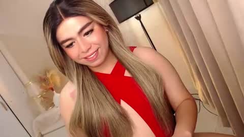 Snapshot of mikha_sensual chatting on October 2025 06:09:01 PM Theresa Luna online show from October 2025 06:09:01 PM