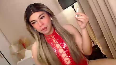 Snapshot of mikha_sensual chatting on November 2025 05:44:01 PM Theresa Luna online show from November 2025 05:44:01 PM