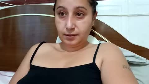 Snapshot of mikhalanita chatting on November 2025 10:18:01 AM mikhalanita online show from November 2025 10:18:01 AM