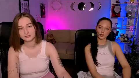 Snapshot of miki_nikki chatting on July 2026 05:43:02 AM Miki online show from July 2026 05:43:02 AM