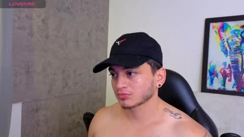 Snapshot of mikke_love chatting on May 2026 01:41:02 PM MIKKE online show from May 2026 01:41:02 PM
