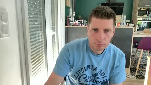 Snapshot of miklp8463 chatting on May 2026 07:26:02 AM miklp8463 online show from May 2026 07:26:02 AM