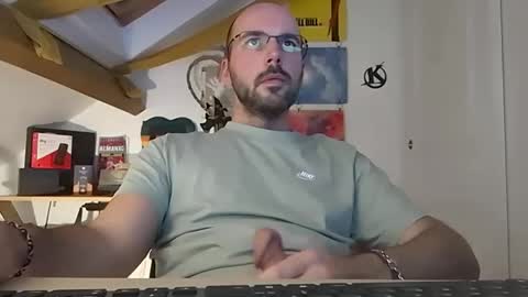 mikmik91 online show from December 2024 04:20:01 PM