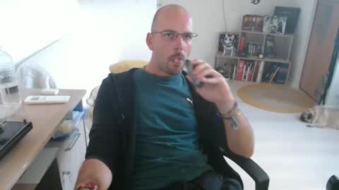 mikmik91 online show from September 2025 03:45:02 PM