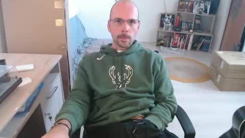 mikmik91 online show from October 2025 02:08:01 PM