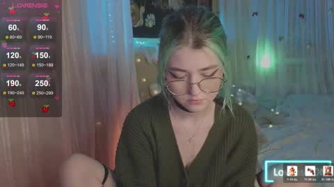 Snapshot of miko_meow chatting on February 2026 01:48:01 PM Miko online show from February 2026 01:48:01 PM