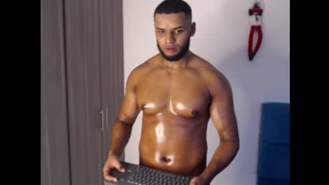 Miky online show from November 2025 09:27:01 PM