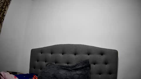 Mikyloveu online show from December 2024 04:43:01 PM