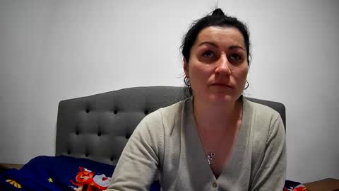 Mikyloveu online show from December 2024 06:02:02 PM