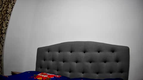 Mikyloveu online show from December 2024 05:30:01 PM