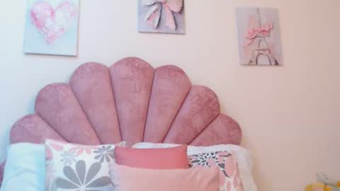 Snapshot of mila_adamss chatting on May 2026 10:31:01 AM mila_adamss online show from May 2026 10:31:01 AM