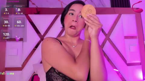 Camila online show from October 2025 07:11:01 PM