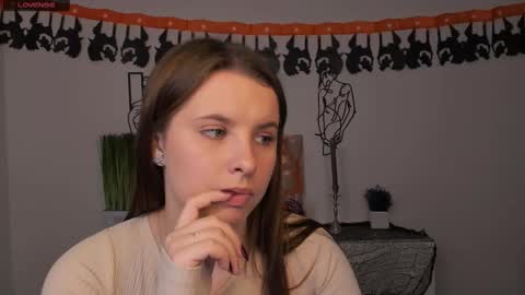 mila_glow online show from October 2025 08:13:02 PM