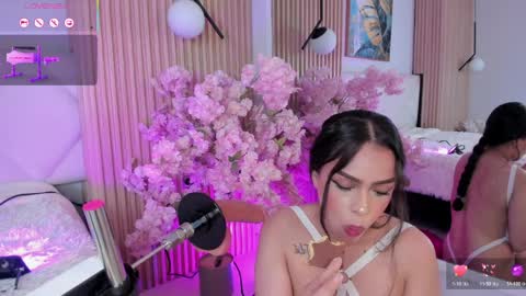 mila_hank online show from April 2026 01:41:01 PM