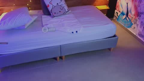 Milena  online show from November 2025 10:59:02 AM