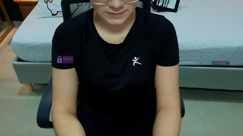 Milena  online show from April 2026 11:14:01 AM