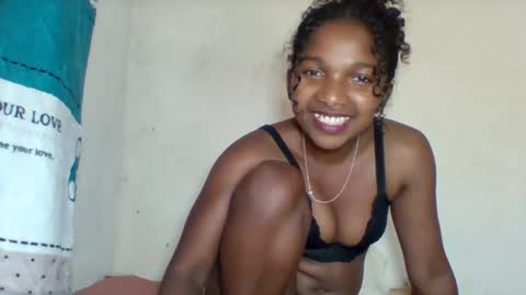 mila_lunah online show from March 2026 07:36:02 AM
