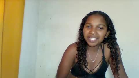mila_lunah online show from April 2026 12:29:02 PM