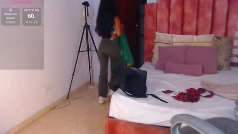 milaa_star online show from October 2025 04:07:01 AM