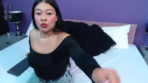 Snapshot of milaaadams chatting on February 2026 11:09:01 AM mila online show from February 2026 11:09:01 AM