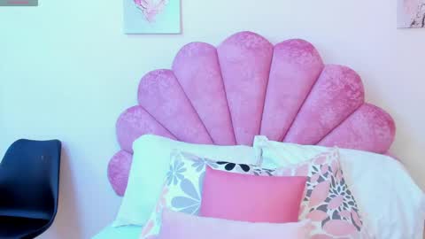 Snapshot of milaaadams chatting on May 2026 10:42:02 AM mila online show from May 2026 10:42:02 AM